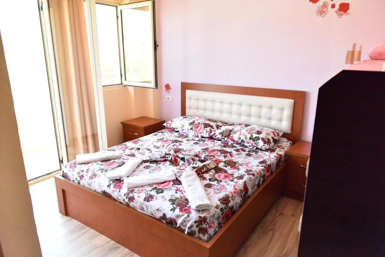Hotel Kriti Max , Shengjin