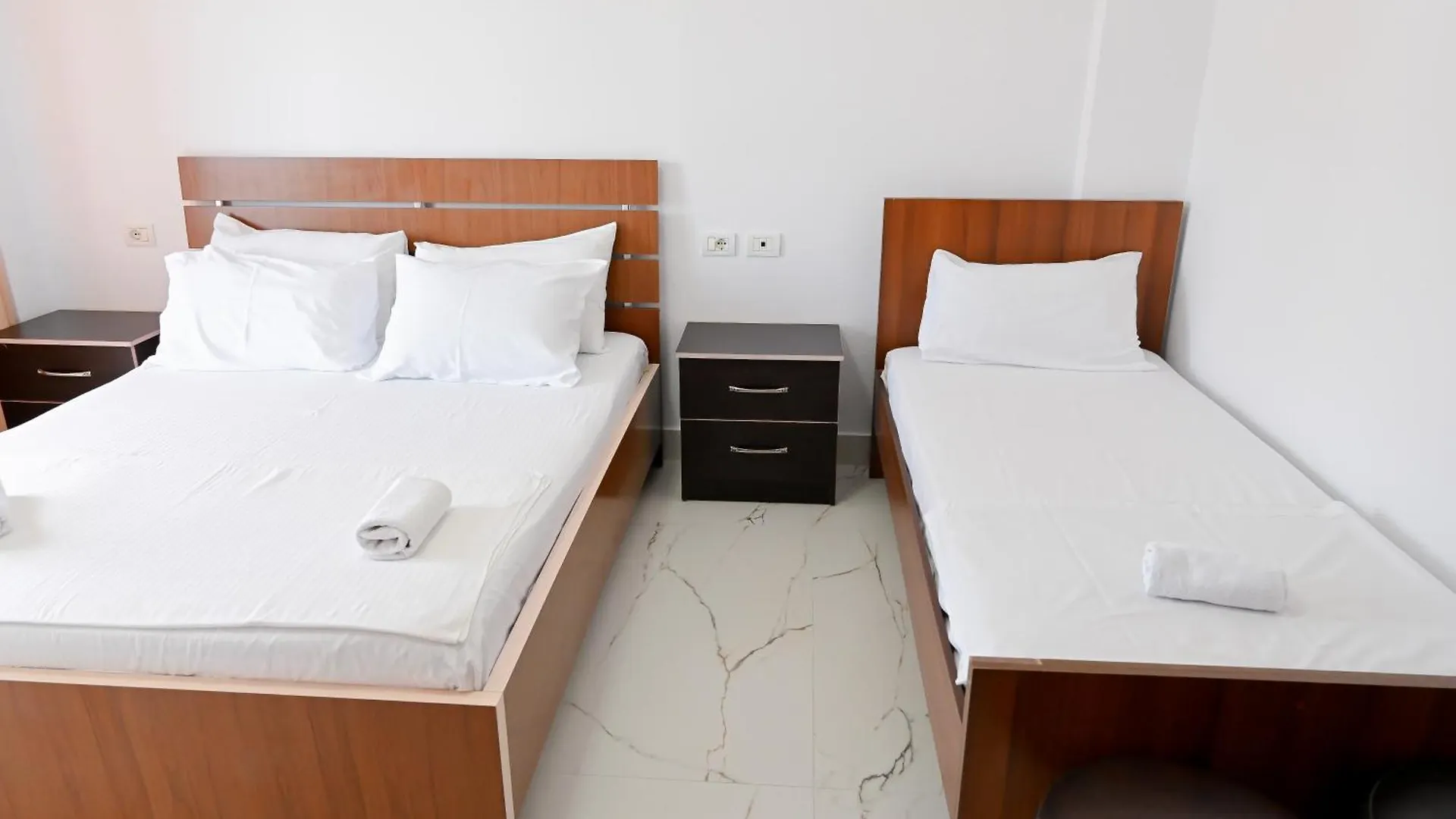 ***  Hotel Kriti Max , Shengjin Albanie