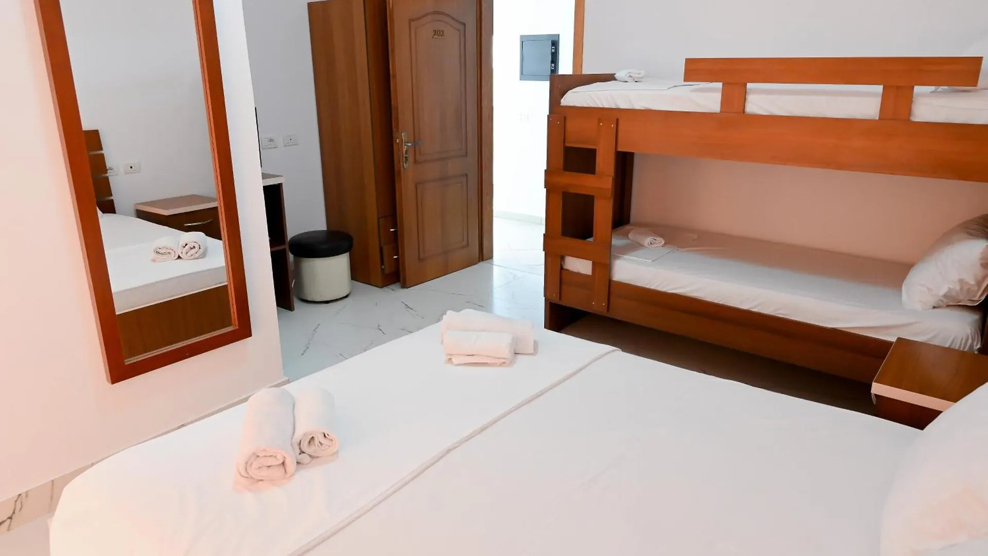 Hotel Kriti Max , Shengjin 3*,