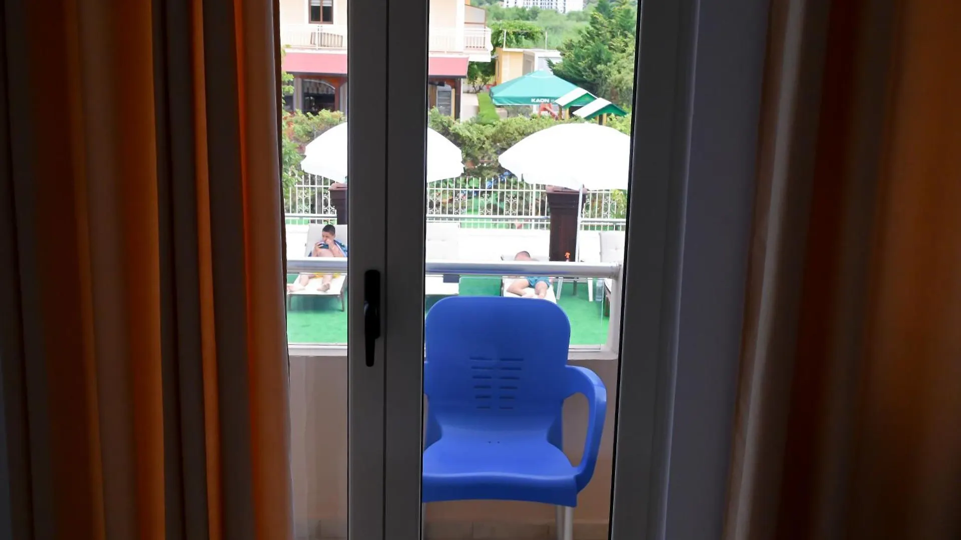 Hotel Kriti Max , Shengjin
