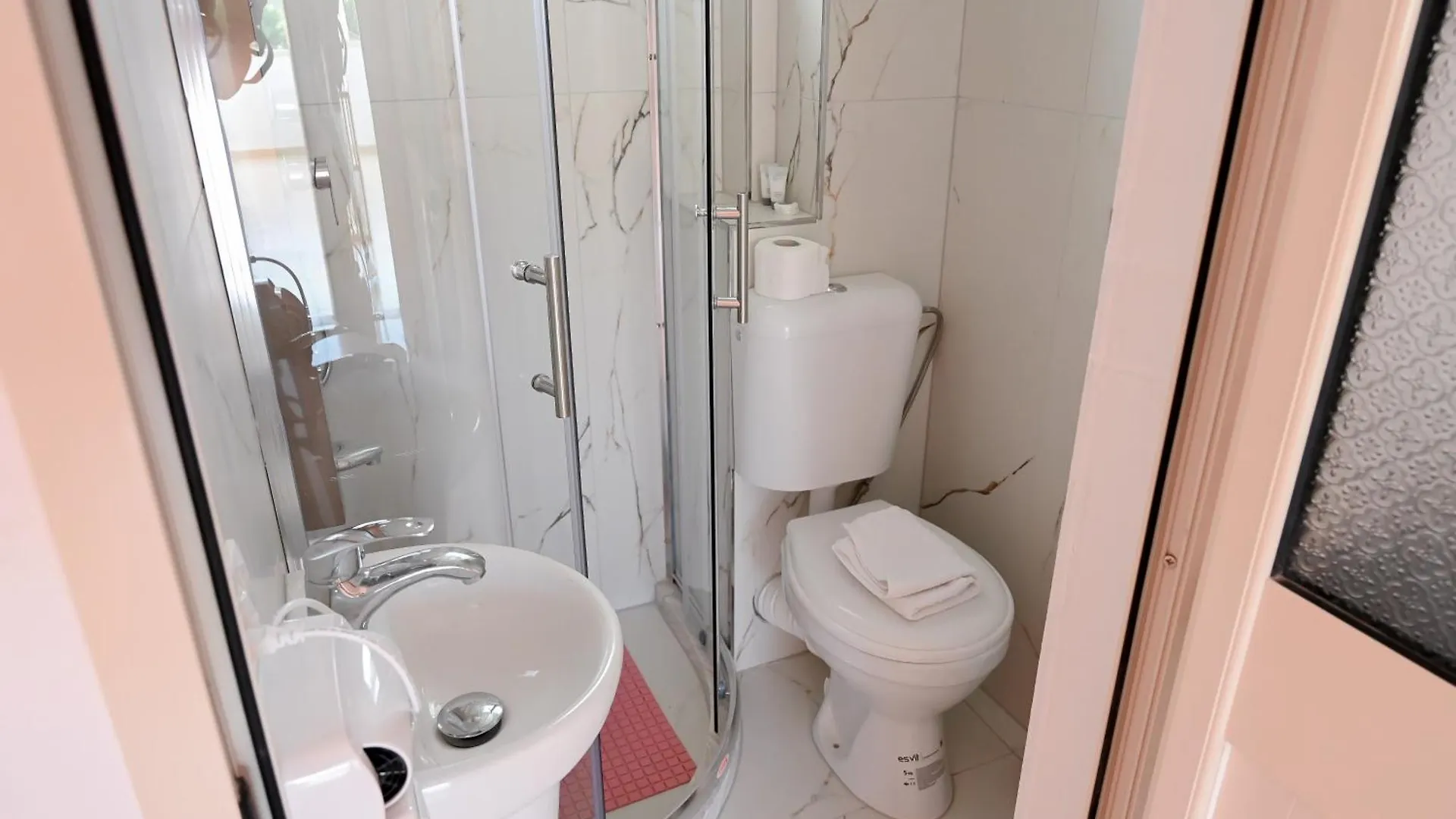 Hotel Kriti Max , Shengjin Albania